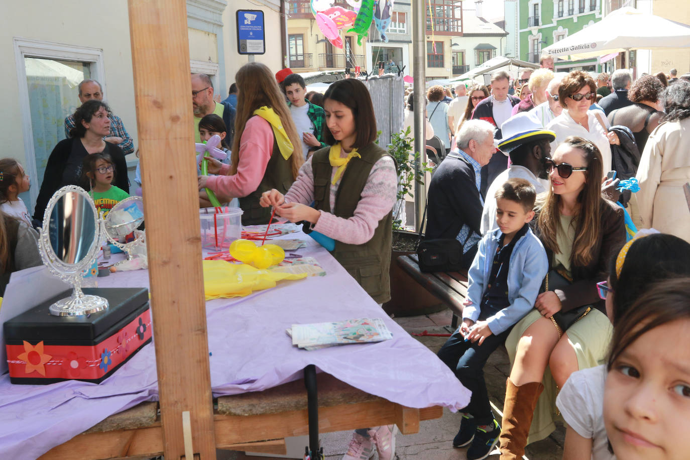 El buen tiempo anima la Primera Flor de Grado