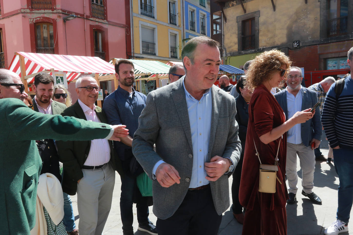 El buen tiempo anima la Primera Flor de Grado