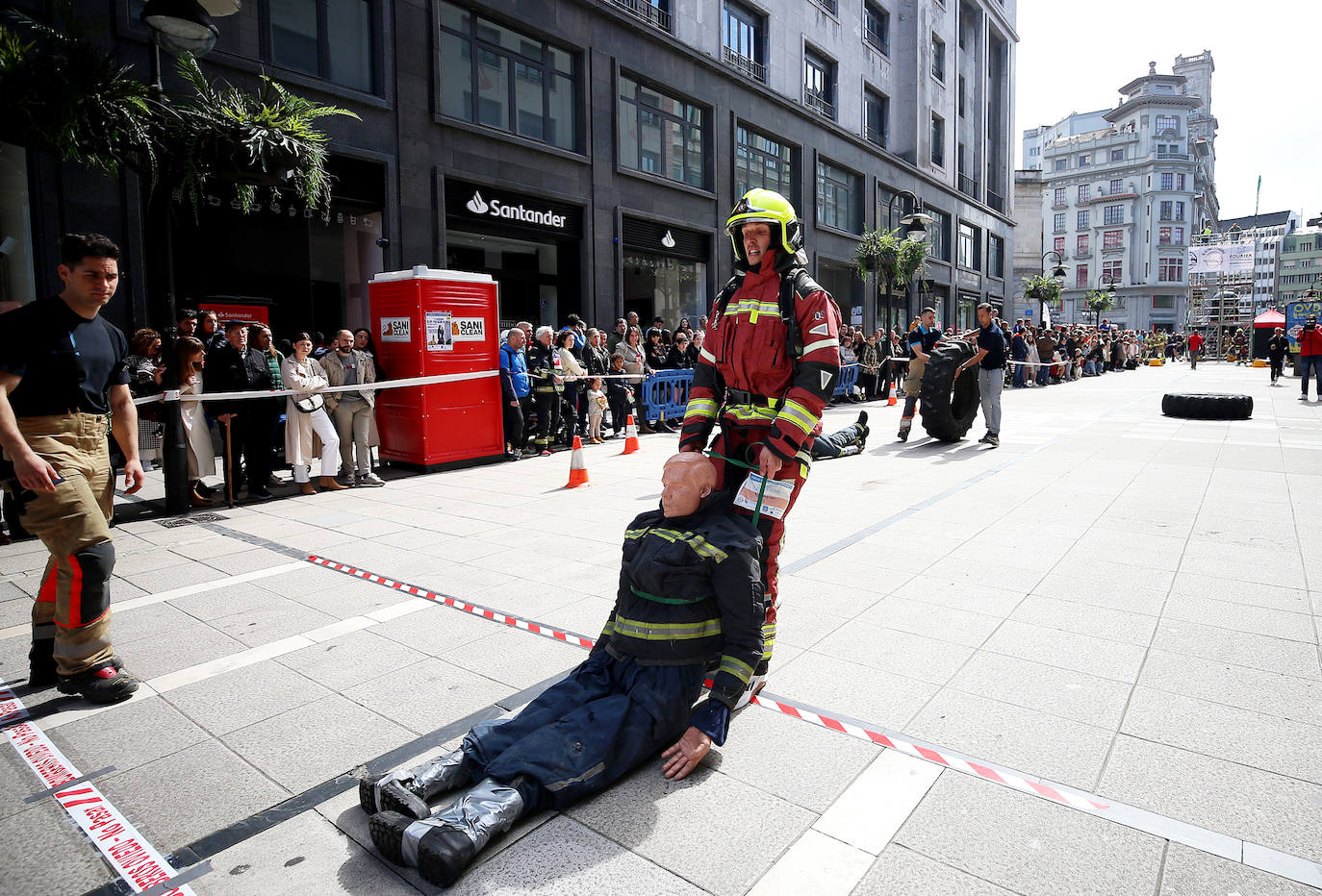 El recuerdo del bombero Eloy Palacio, muy presente en Oviedo