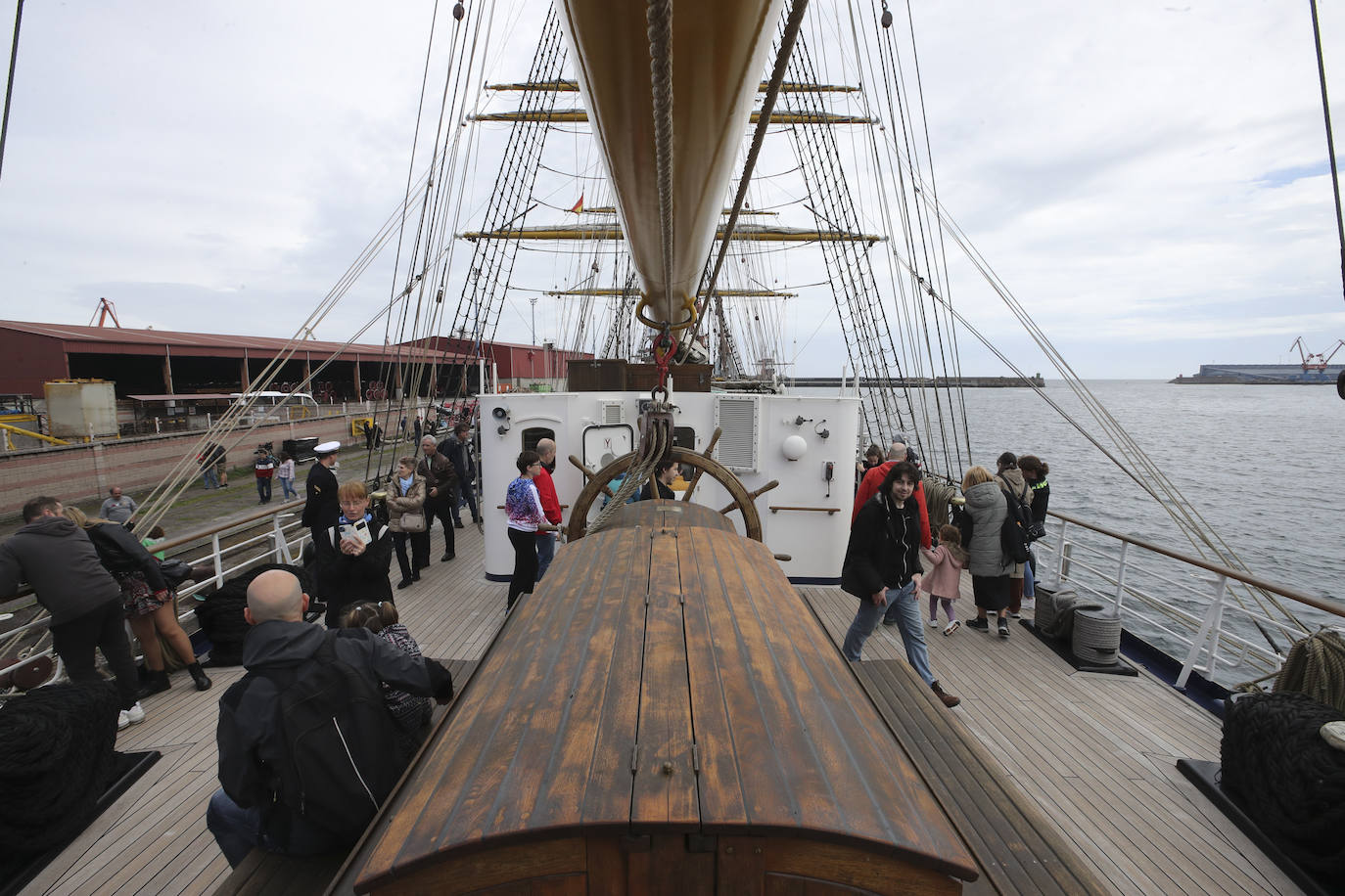 Gijón se despide del buque &#039;Gorch Fock&#039;