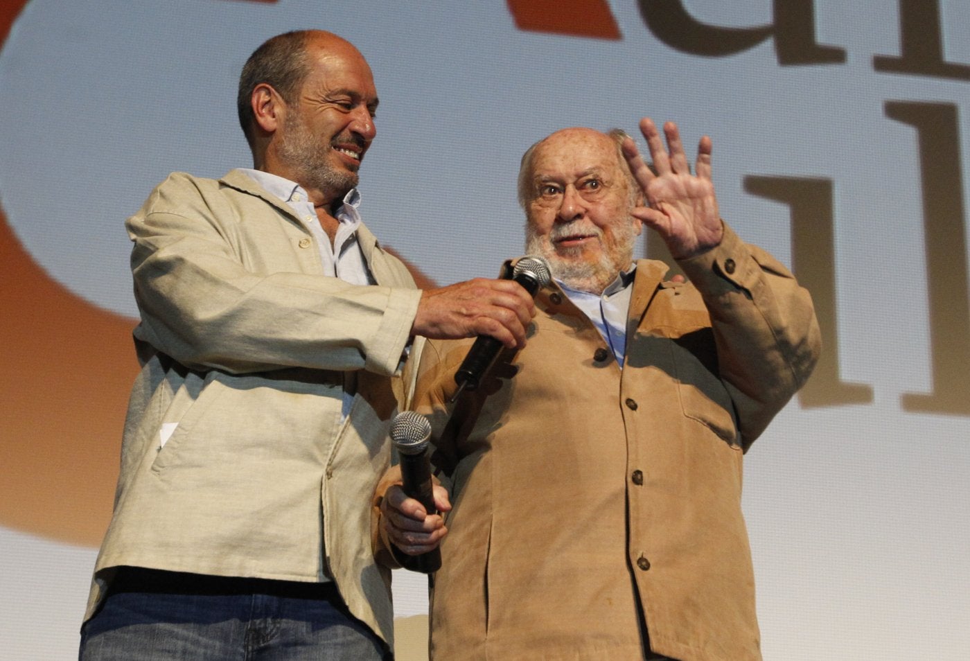 En mayo de 2017 abrió el ciclo dedicado a su cine por EL COMERCIO acompañado de su hijo en el teatro Jovellanos.