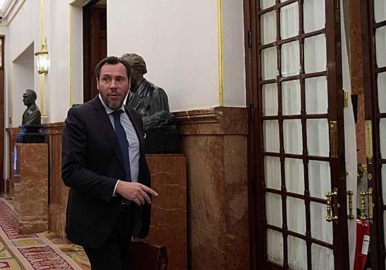 El ministro Óscar Puente, el pasado martes, a su llegada al hemiciclo del Congreso de los Diputados.