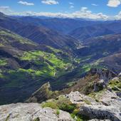 Un circuito, desde Villaorille, «al rodiu y la cumbrera» del pico Mayor