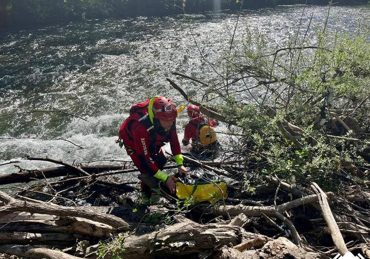 Integrantes del Grupo de Rescate del SEPA en el momento del rastreo.