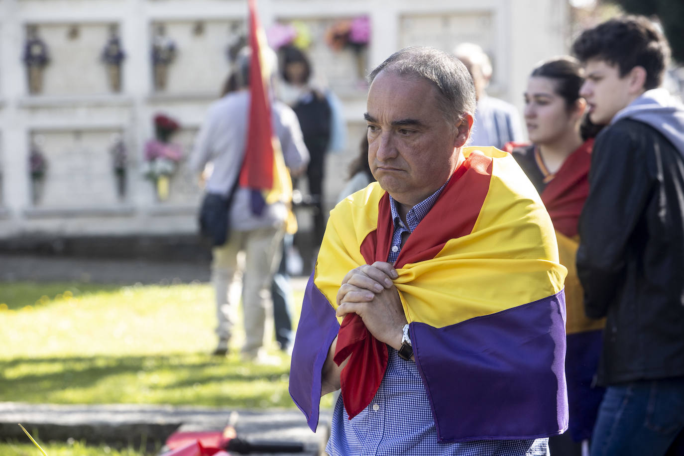 Conmemoración en Oviedo del 93 aniversario de la II República