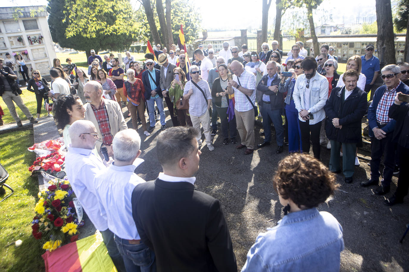 Conmemoración en Oviedo del 93 aniversario de la II República