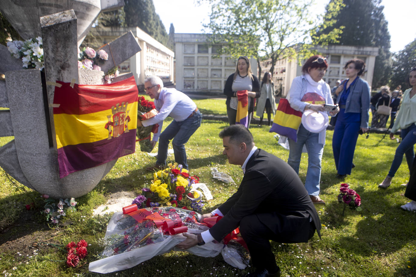 Conmemoración en Oviedo del 93 aniversario de la II República