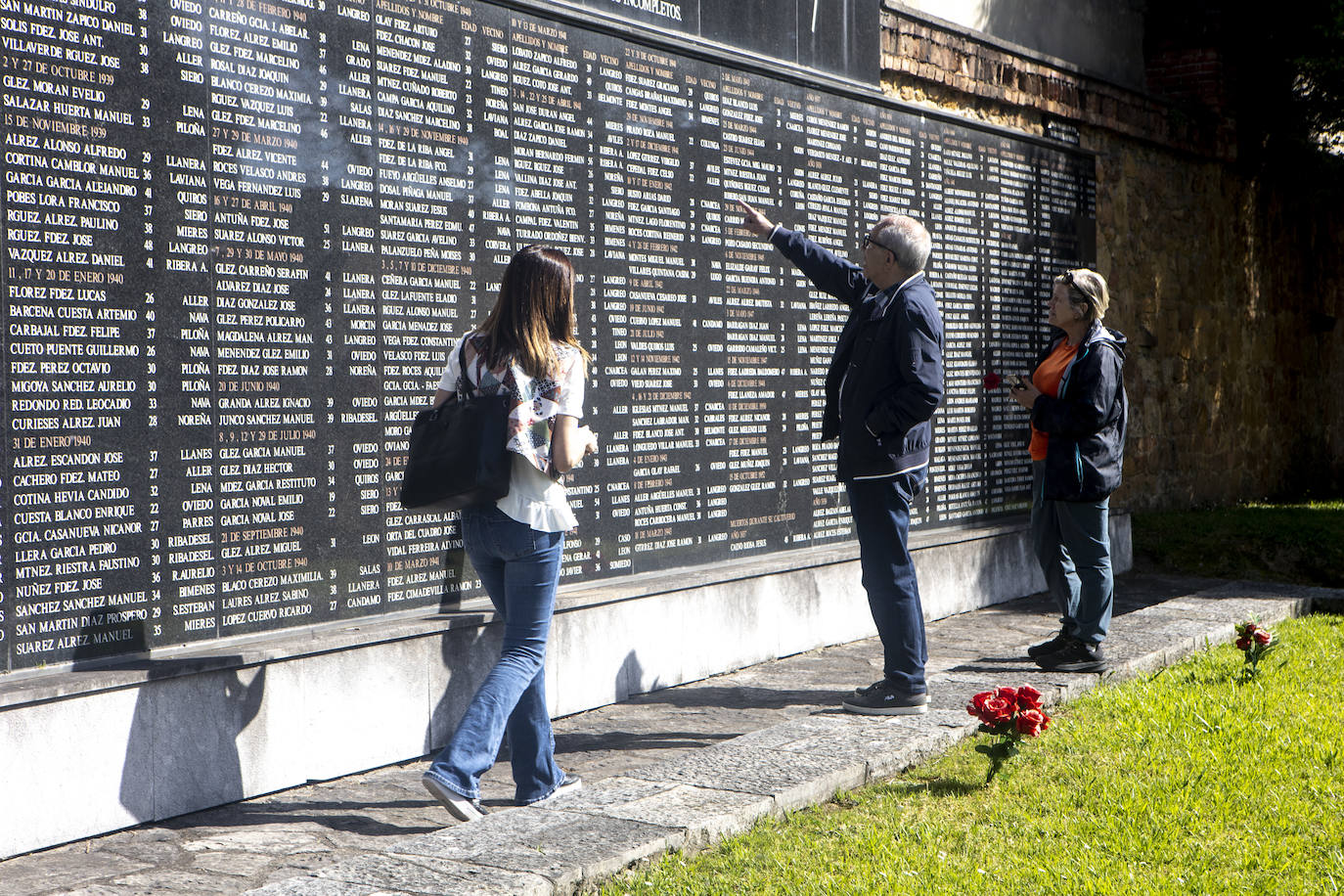 Conmemoración en Oviedo del 93 aniversario de la II República