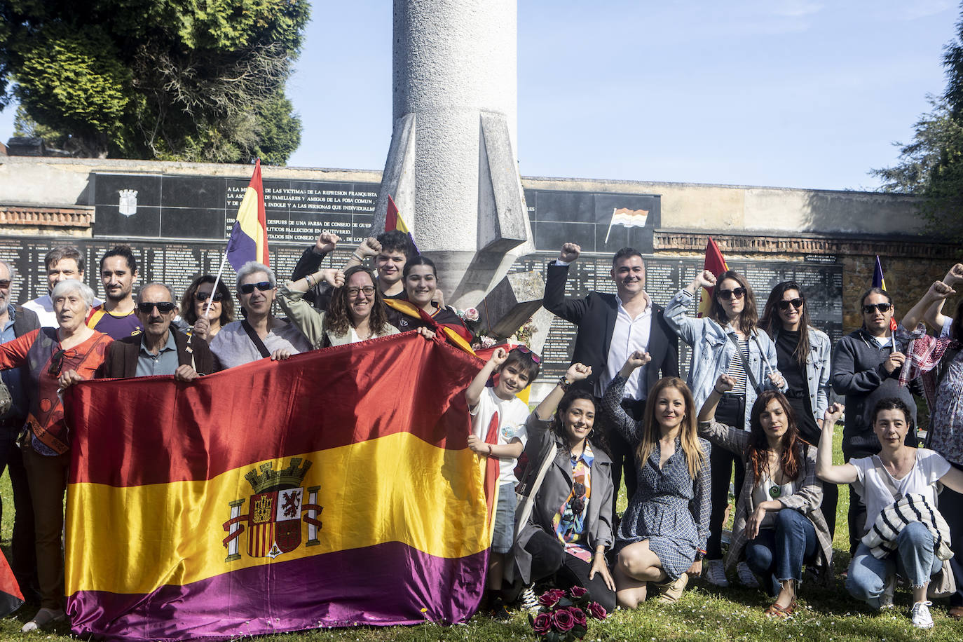 Conmemoración en Oviedo del 93 aniversario de la II República