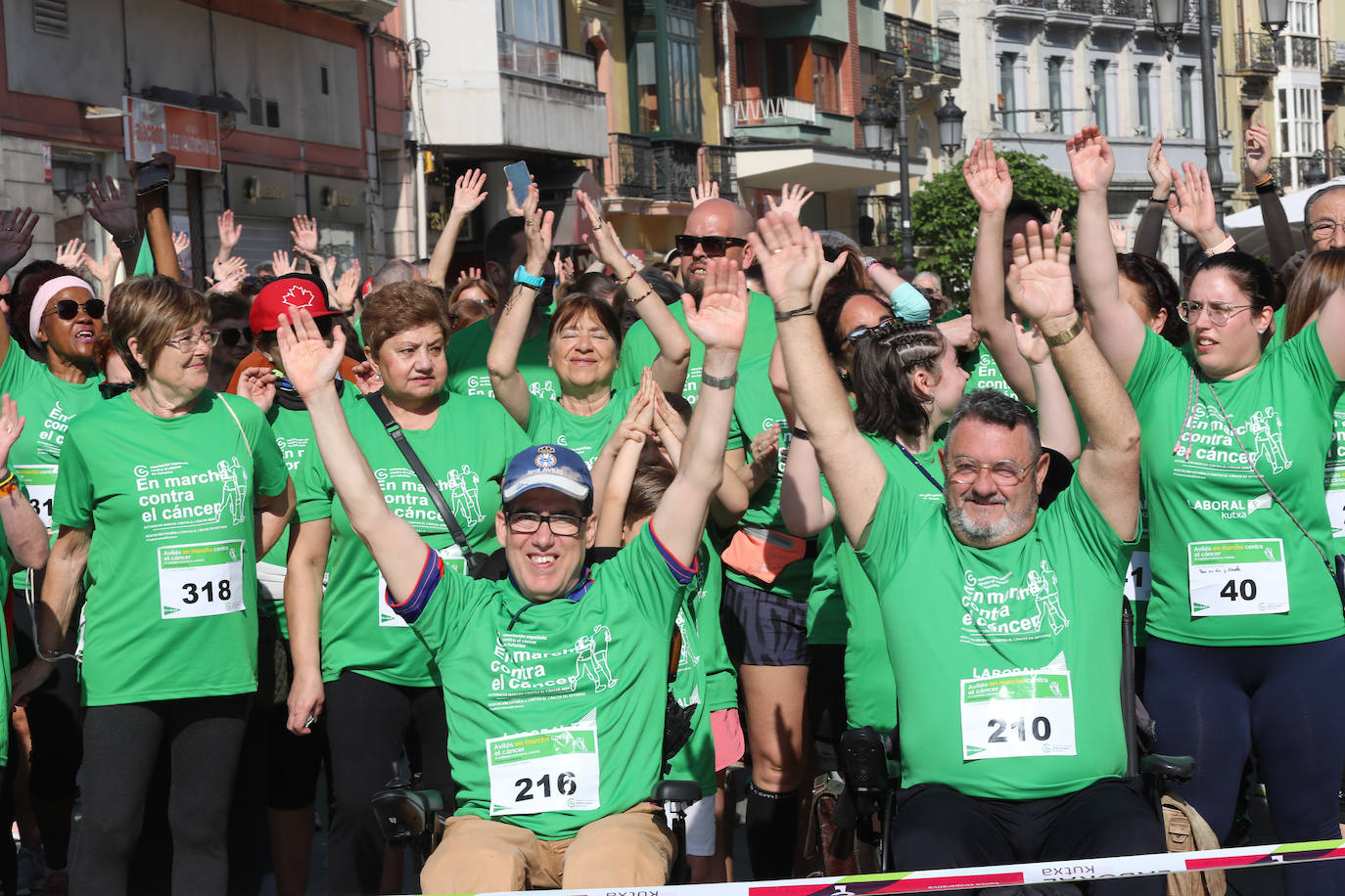 700 avilesinos corren contra el cáncer