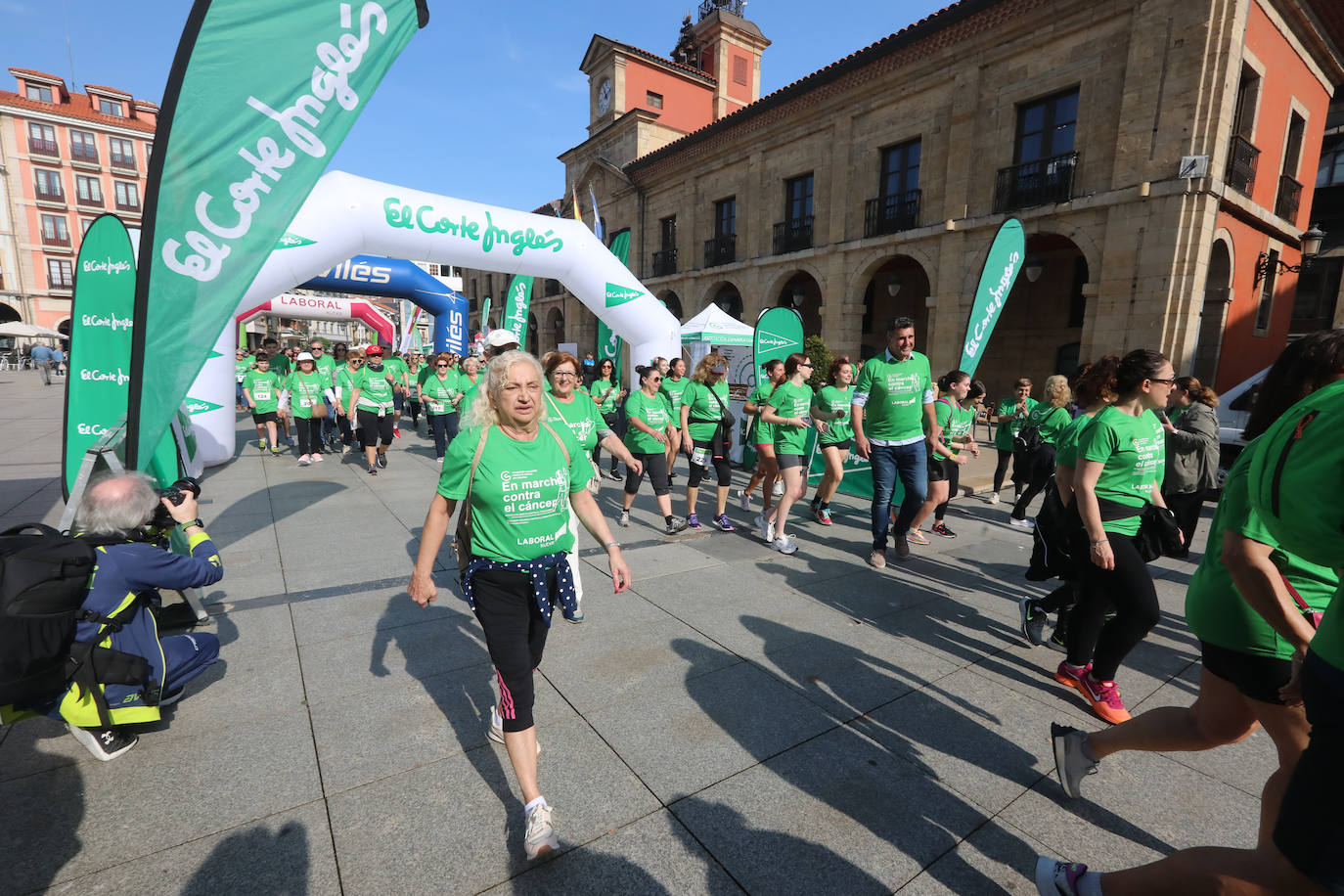 700 avilesinos corren contra el cáncer