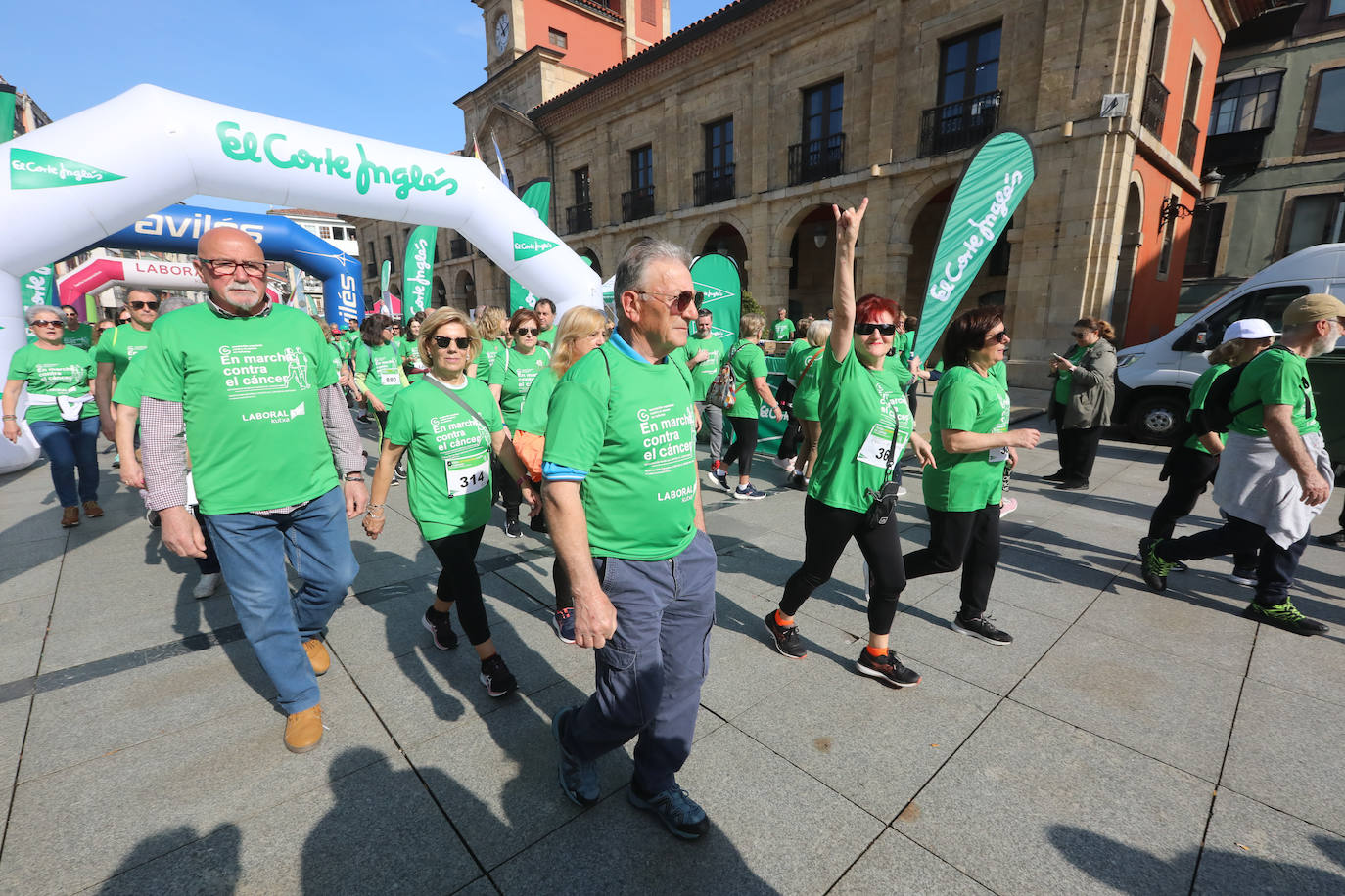 700 avilesinos corren contra el cáncer