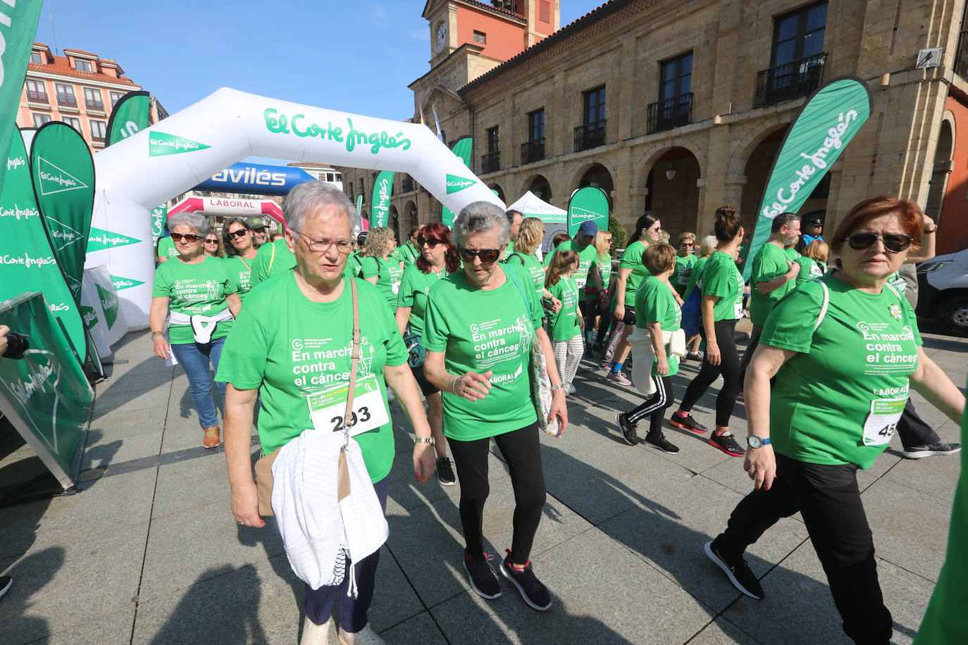 700 avilesinos corren contra el cáncer