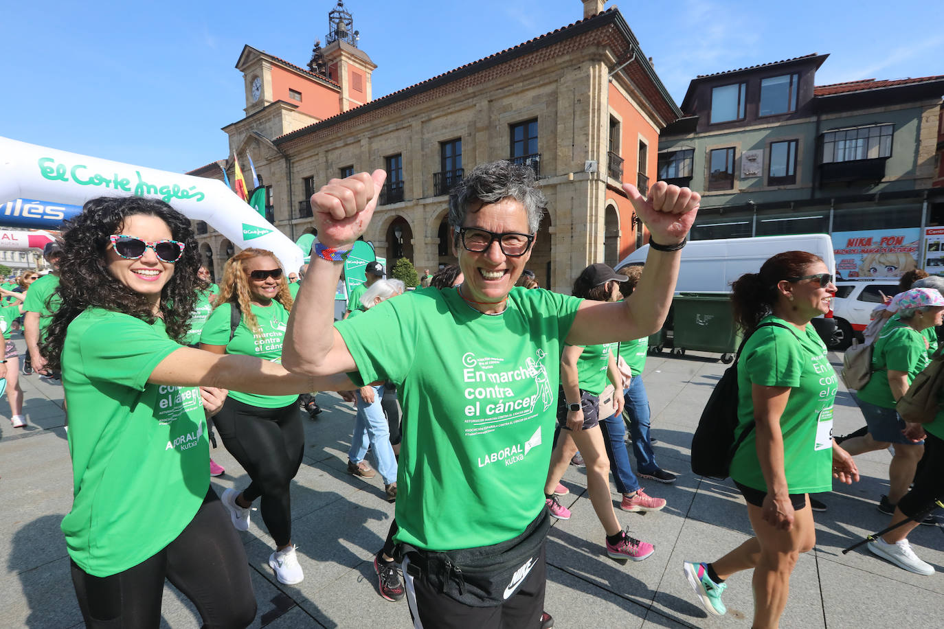 700 avilesinos corren contra el cáncer