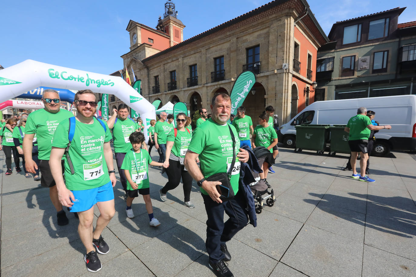 700 avilesinos corren contra el cáncer