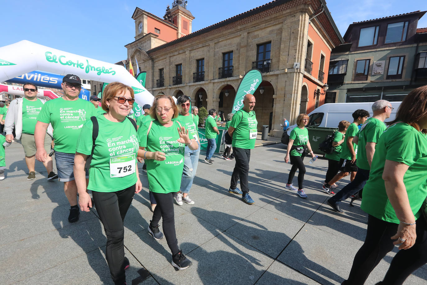 700 avilesinos corren contra el cáncer