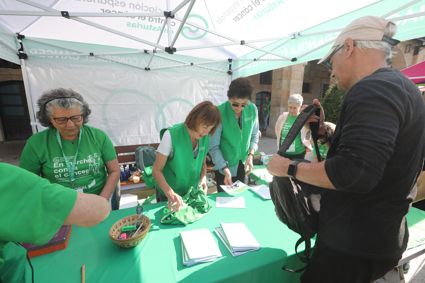 700 avilesinos corren contra el cáncer