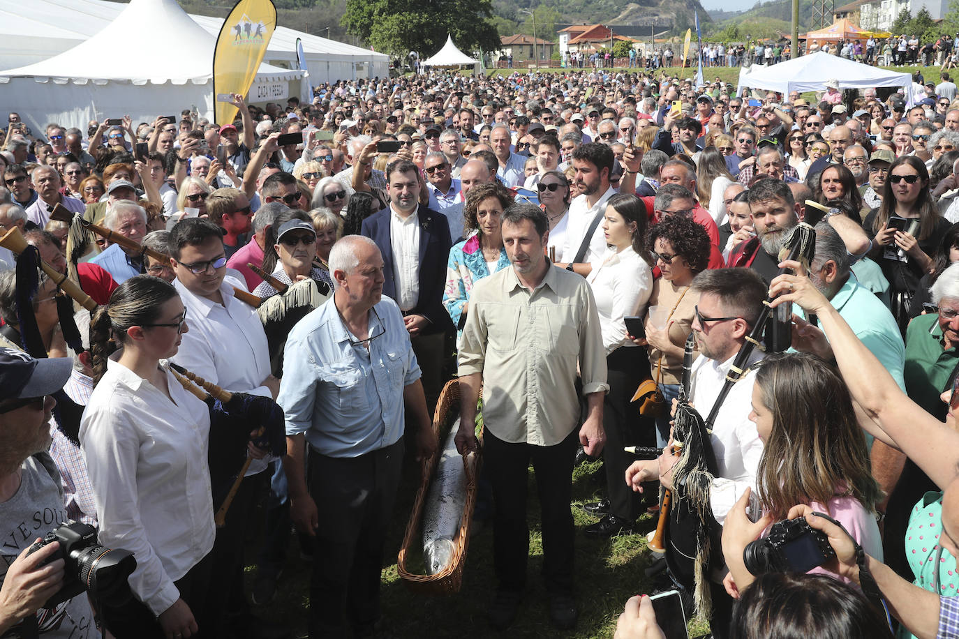 Así ha sido la subasta del campanu de Asturias más caro de la historia