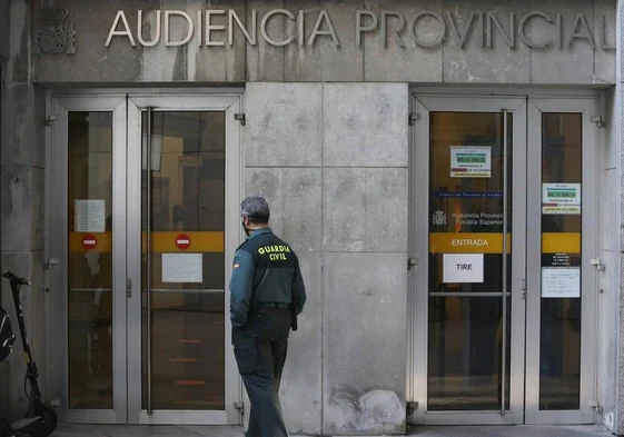 Edificio de la Audiencia Provincial con sede en Oviedo.