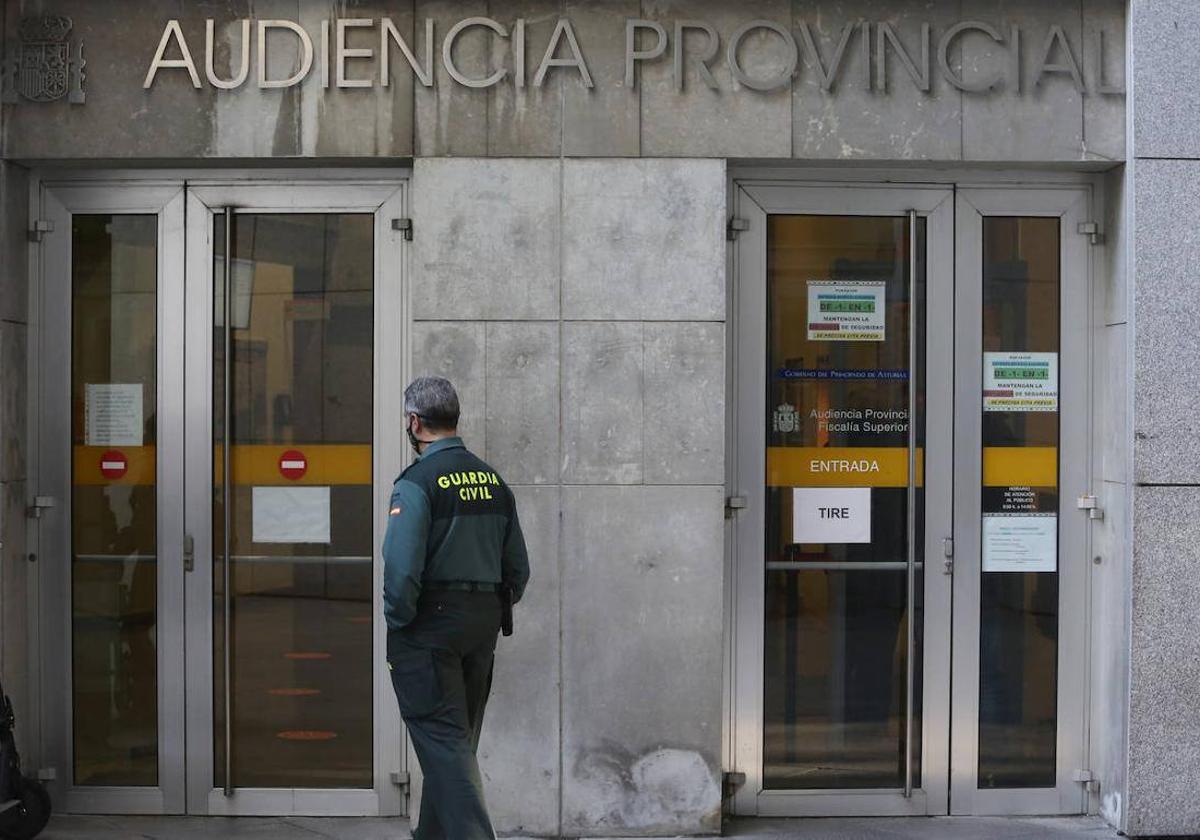 Edificio de la Audiencia Provincial con sede en Oviedo.