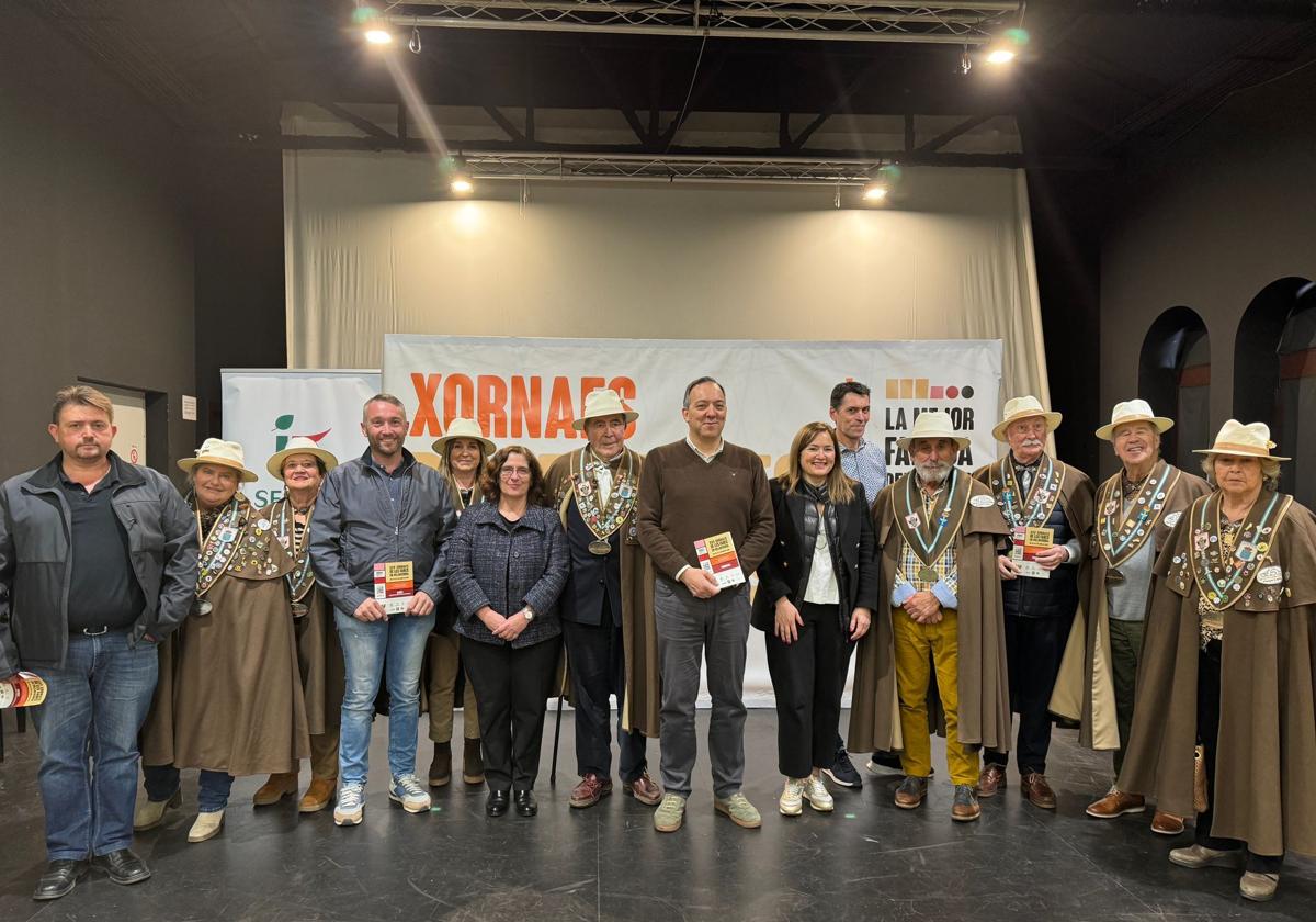 En el centro el alcalde de Villaviciosa, Alejandro Vega, con representantes de las entidades organizadoras y colaboradoras durante la presentación de la xxx edición