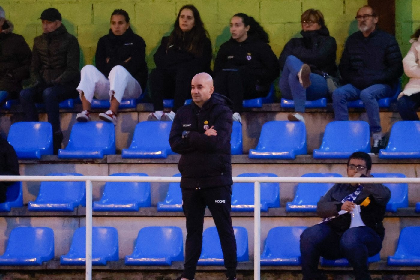 Pedro Arboleya, en un encuentro del Avilés Femenino esta temporada en La Toba.