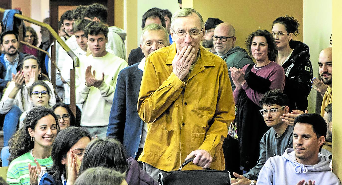 «Evolutivamente, es increíble ver cómo se parecen los neandertales a la gente de hoy en día»