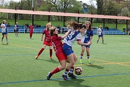 Imagen de archivo de un partido del Real Avilés Femenino frente al UMIA.