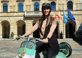 Ángela Pumariega, promocionando los Vespa World Days.