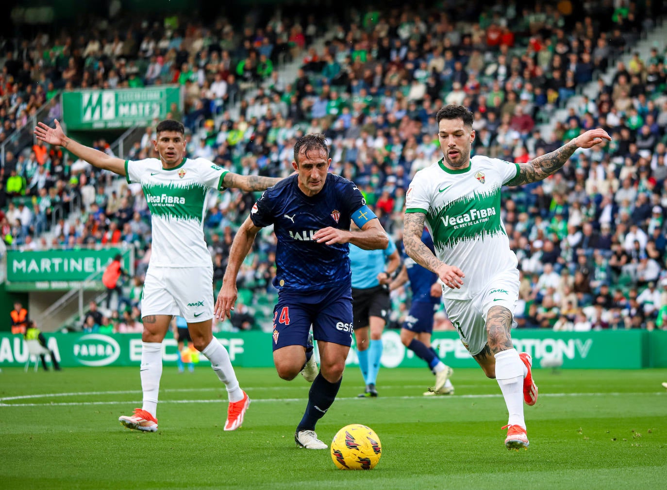 Las imágenes que deja el partido entre el Elche y el Sporting de Gijón