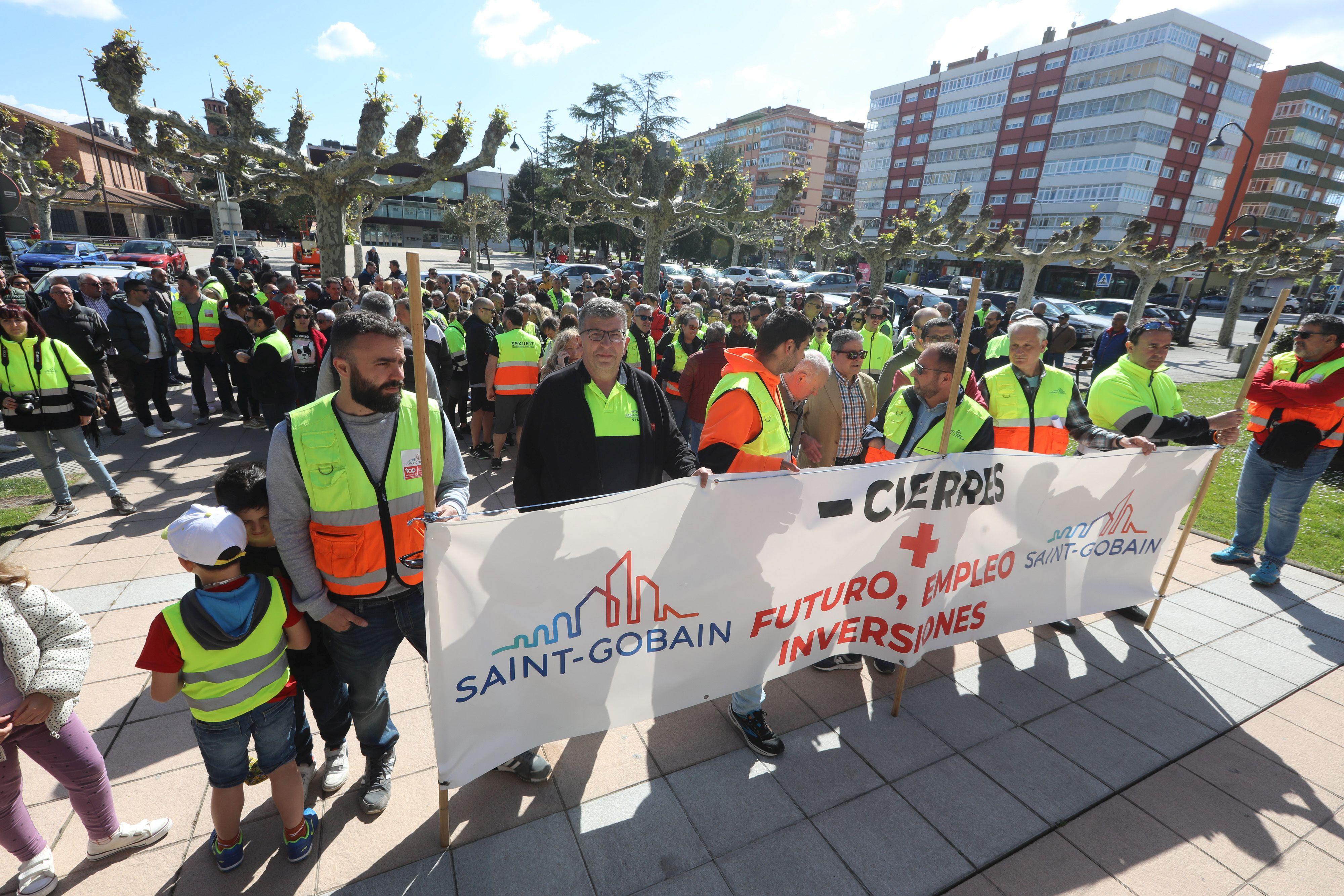 Así fue la concentración de trabajadores de Saint-Gobain en Castrillón