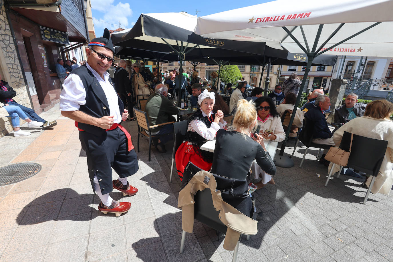 Gaitas, cornetas y tambores cierran las fiestas de Noreña