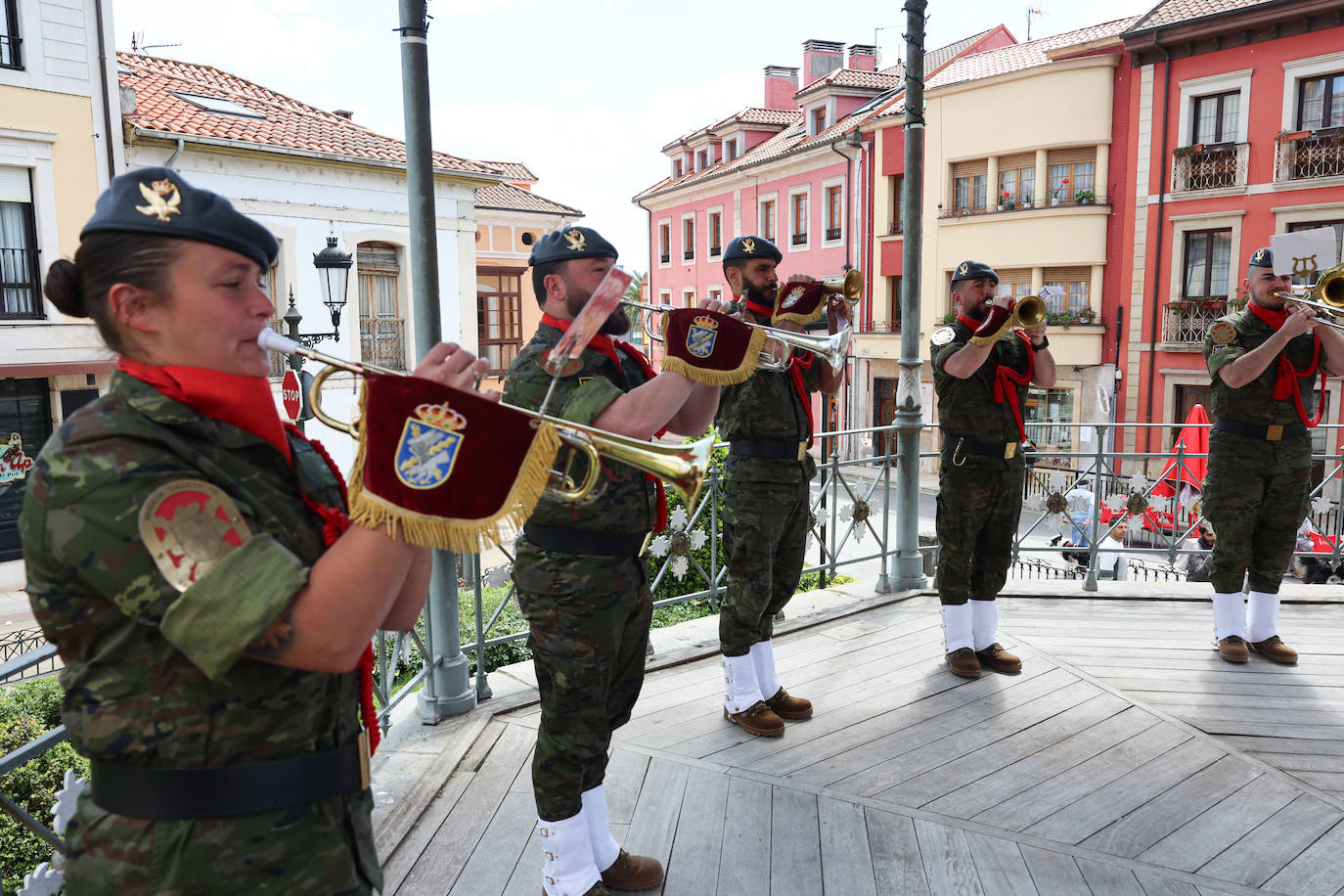 Gaitas, cornetas y tambores cierran las fiestas de Noreña