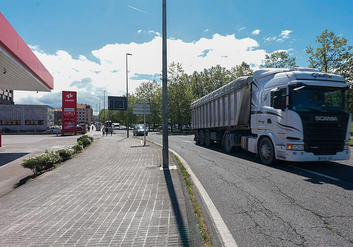 Fade dice que el acceso por Aboño «puede ser la alternativa», pero pide concreción