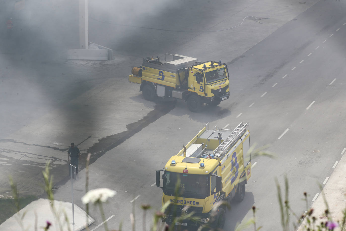 Alerta en Gijón por un espectacular incendio en Cogersa