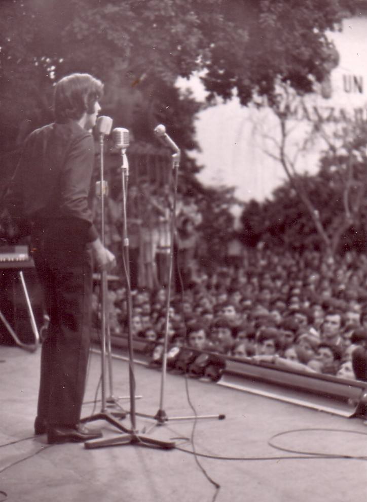 Joan Manuel Serrat, el cantautor que compuso una banda sonora colectiva