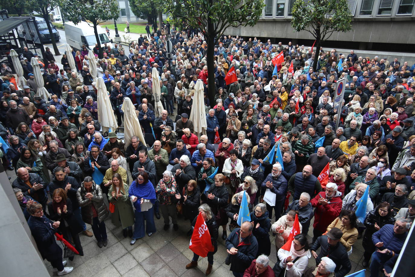 Concentración ante la sede de la FSA para «apoyar a nuestro legítimo presidente»