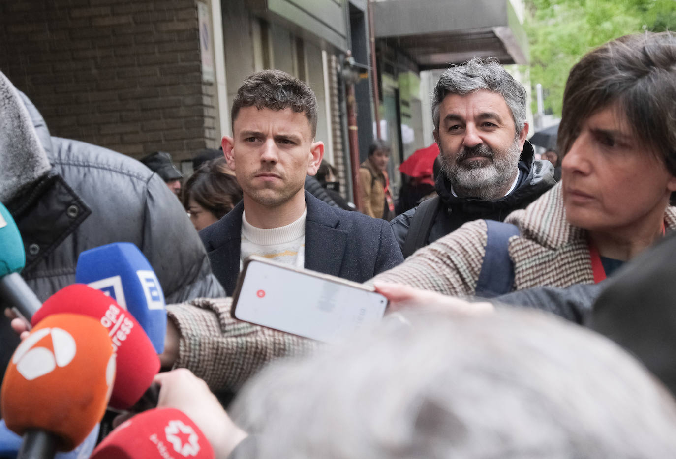 Militantes y simpatizantes socialistas asturianos en Madrid: «Yo, con Pedro Sánchez»