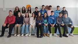 Los alumnos de primero de Bachillerato que realizaron el proyecto sobre la variante.