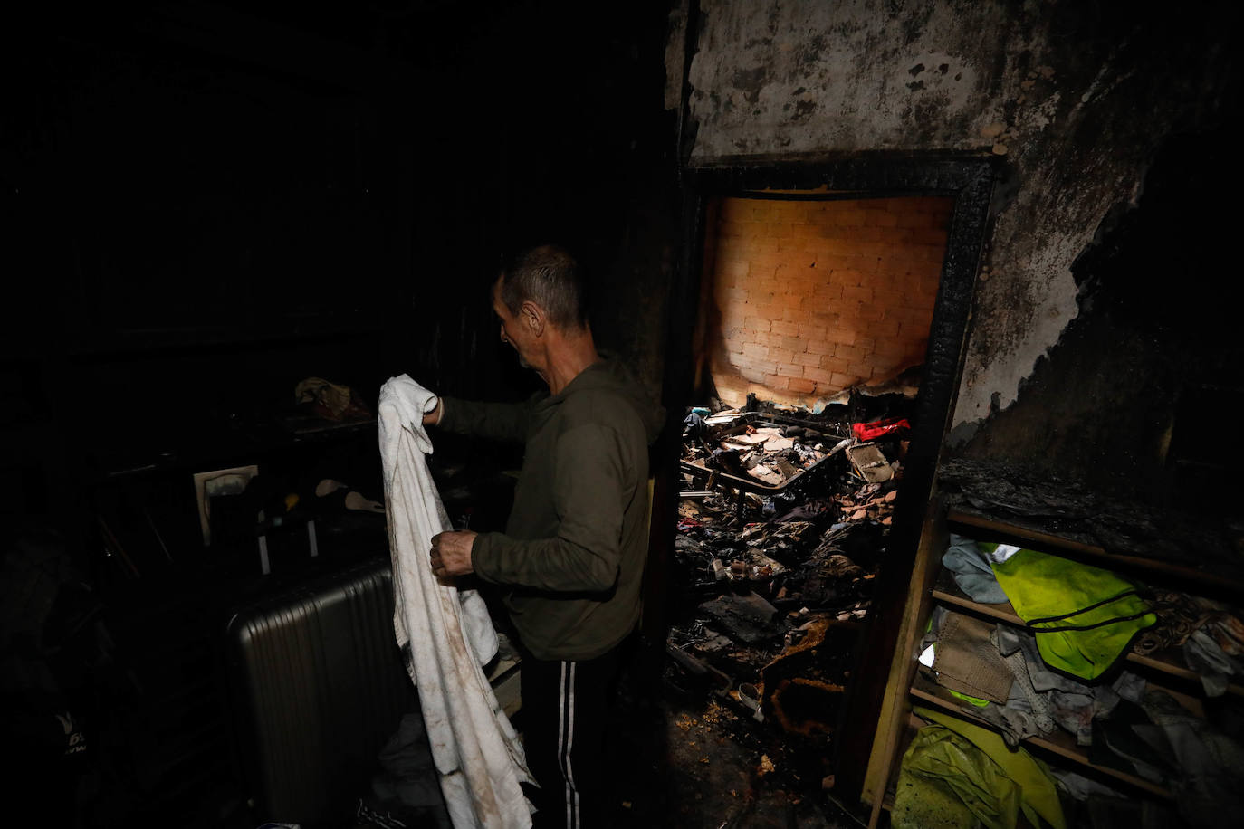 Así quedó el edificio de El Natahoyo incendiado este lunes