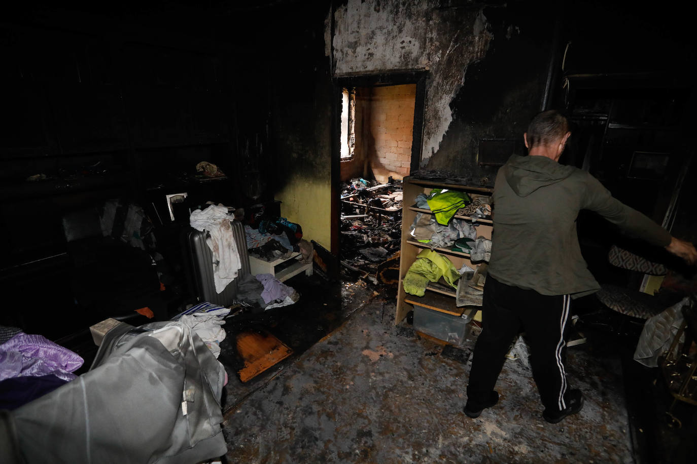 Así quedó el edificio de El Natahoyo incendiado este lunes