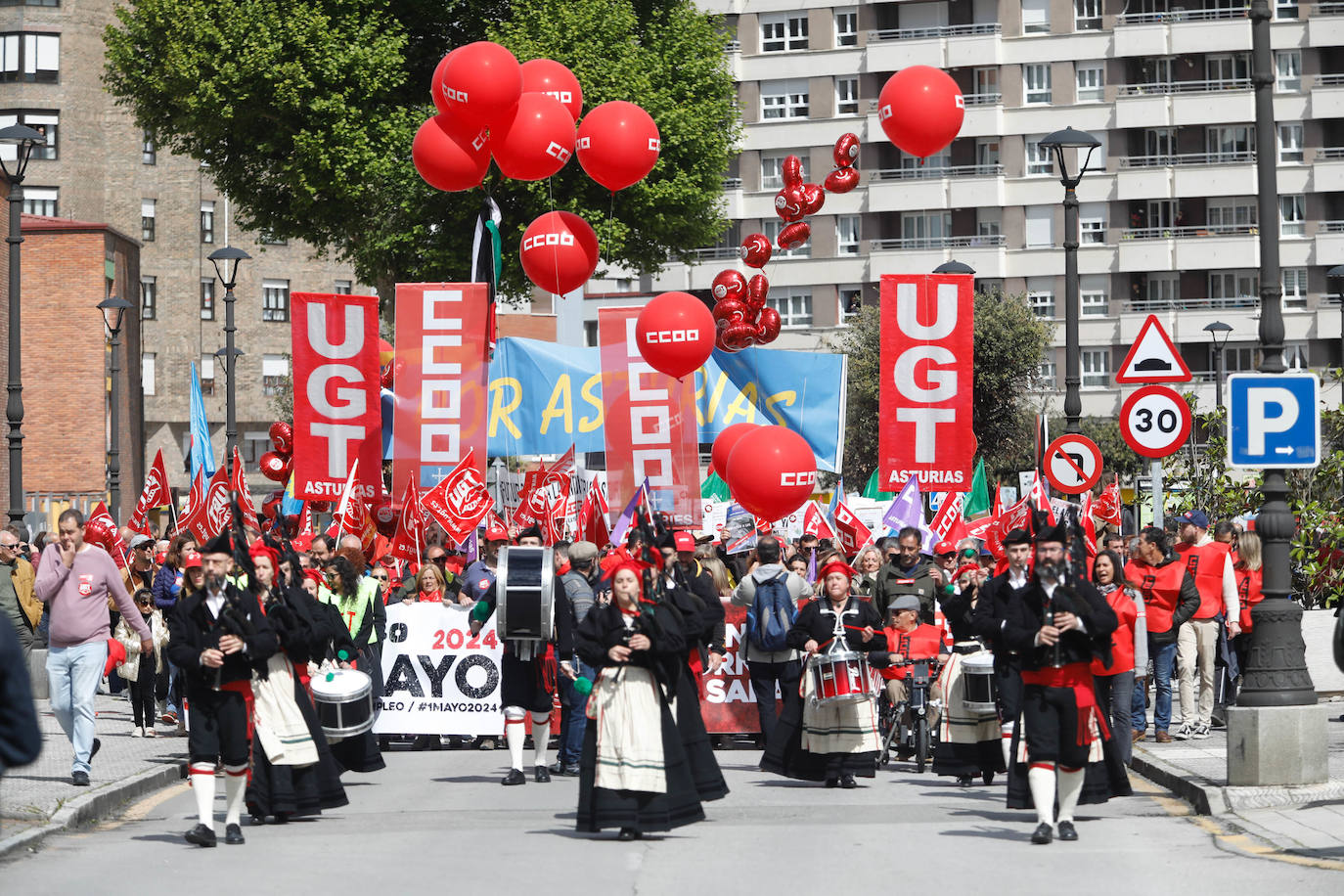 Los sindicatos asturianos, a la calle en Langreo para «reivindicar lo que es justo»