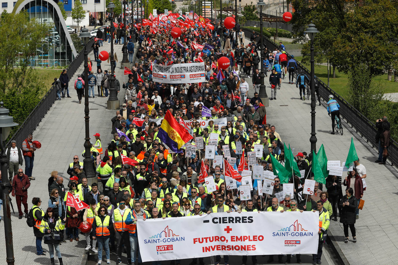 Los sindicatos asturianos, a la calle en Langreo para «reivindicar lo que es justo»