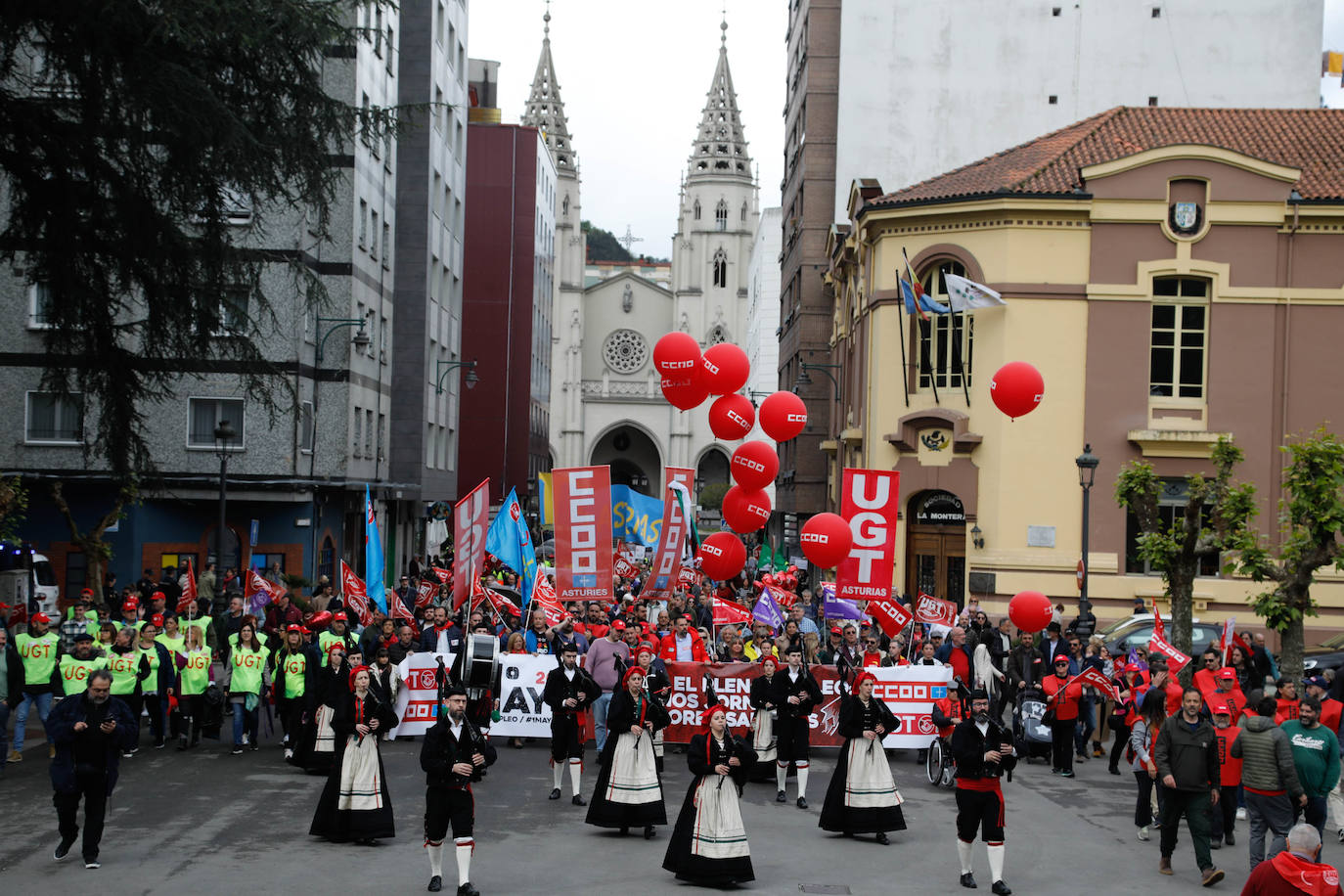 Los sindicatos asturianos, a la calle en Langreo para «reivindicar lo que es justo»