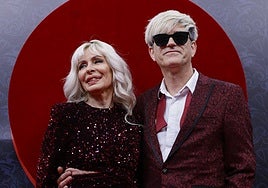 El dúo Nebulossa intrepreta 'Zorra' en el Benidorm Fest 2024.