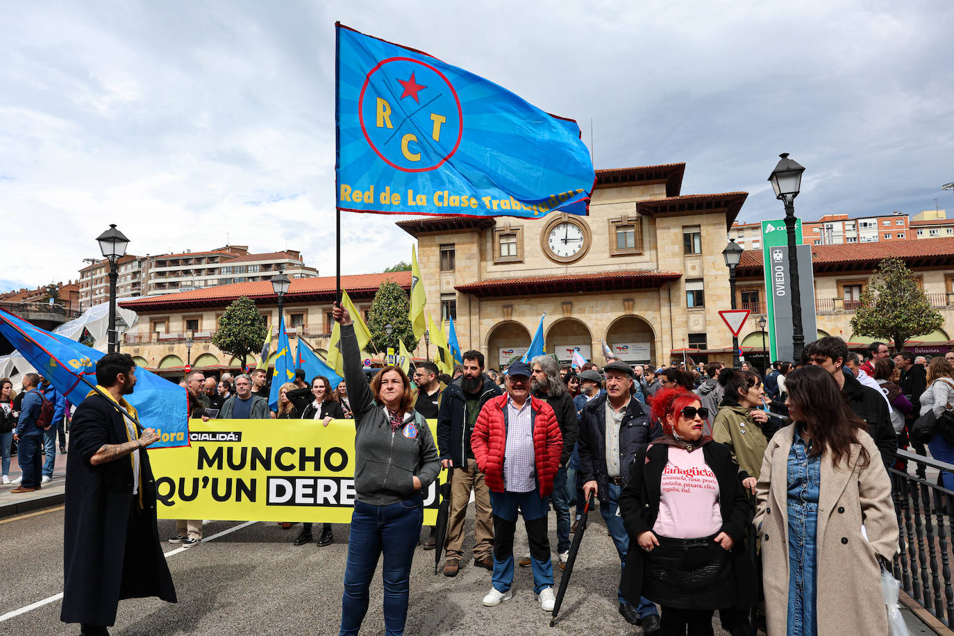 Las imágenes que deja la manifestación en Oviedo por la oficialidad del asturiano