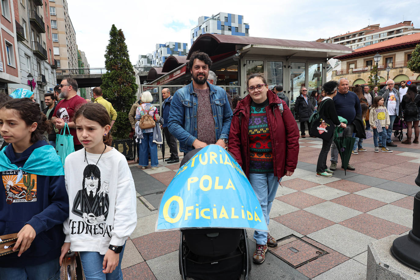 Las imágenes que deja la manifestación en Oviedo por la oficialidad del asturiano