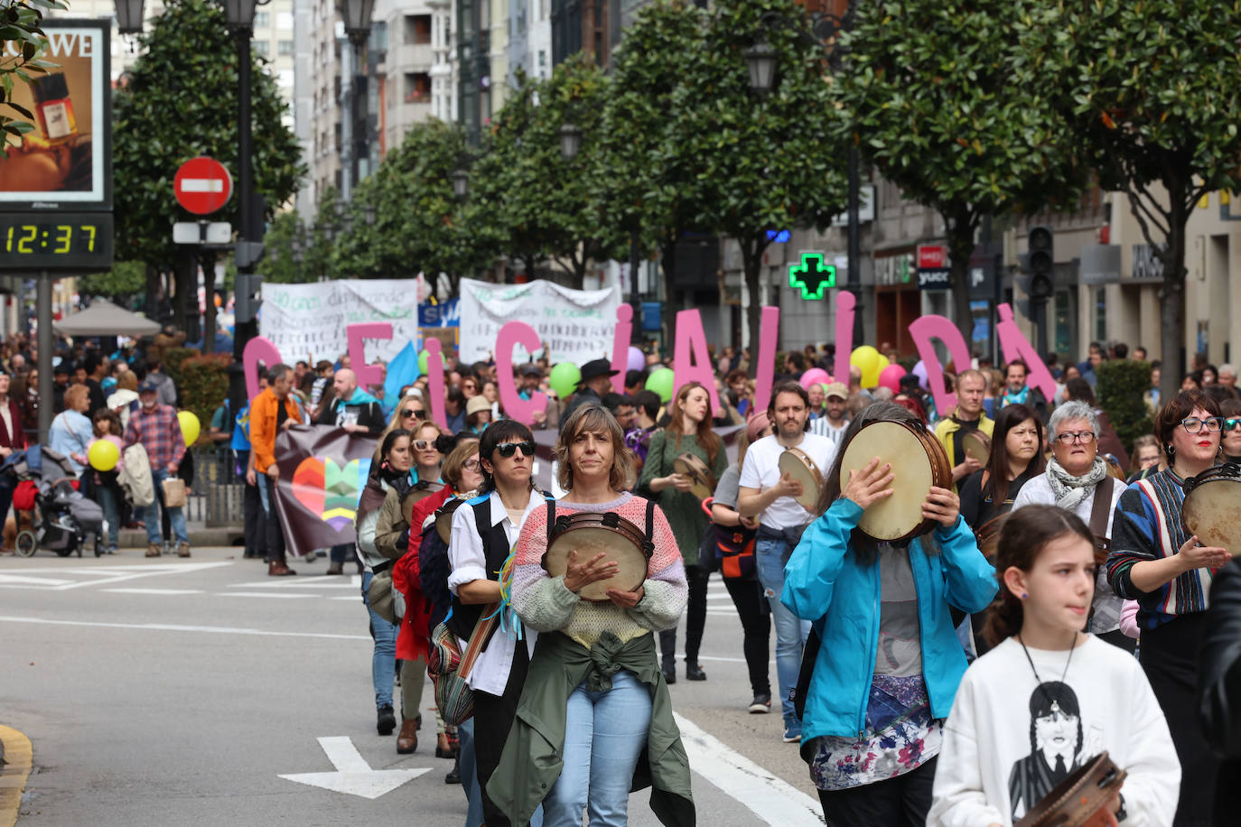 Las imágenes que deja la manifestación en Oviedo por la oficialidad del asturiano