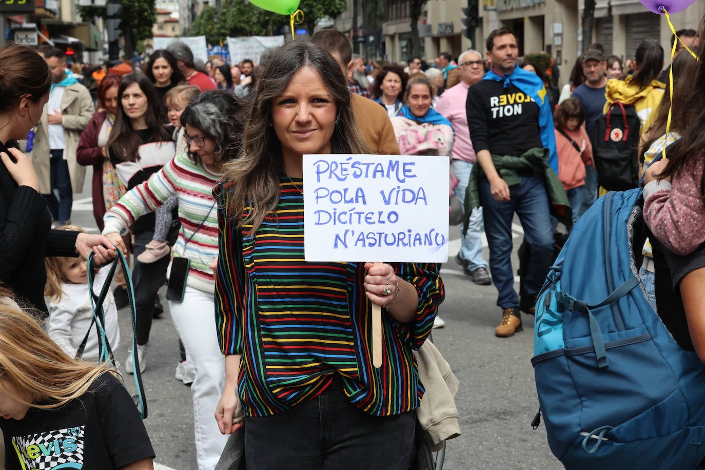 Las imágenes que deja la manifestación en Oviedo por la oficialidad del asturiano