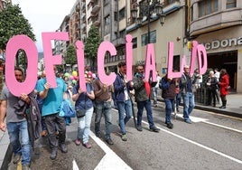 Manifestación pola oficialidá.